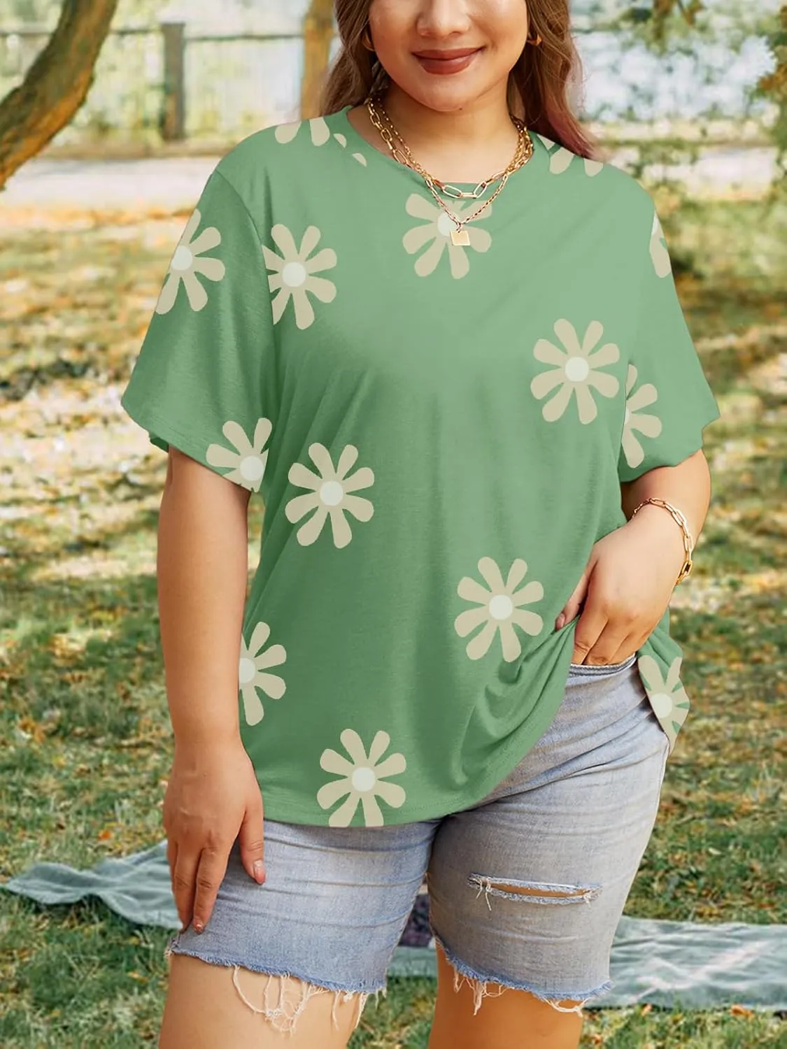 Womens Plus Size Daisy Graphic T-Shirt Summer Flower Cute Short Sleeve Shirts Casual Loose Tees Tops for Women